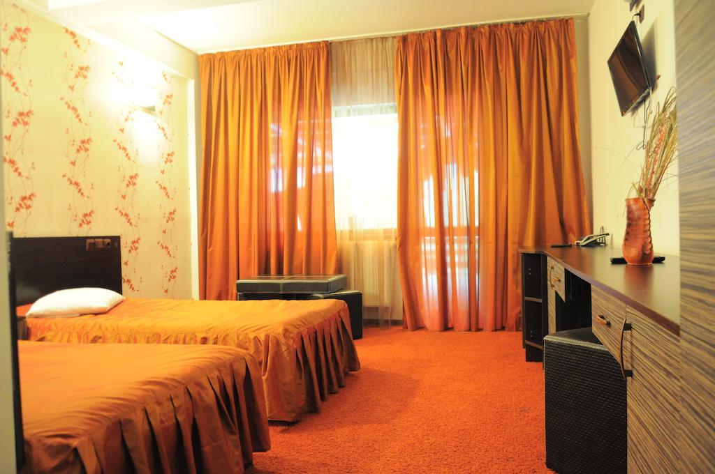 Pensiunea Valahia Brezoi Zimmer foto