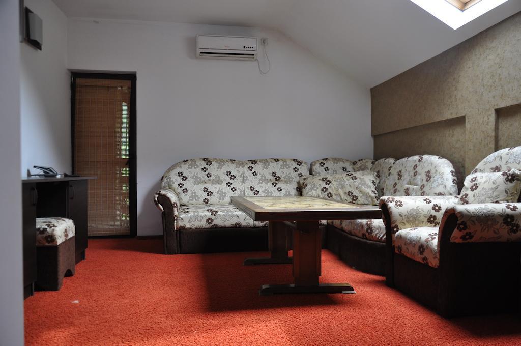 Pensiunea Valahia Brezoi Zimmer foto